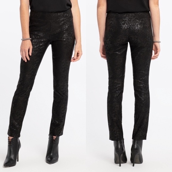 NIC+ZOE Embossed Wonderstretch Pant - Picture 2 of 9